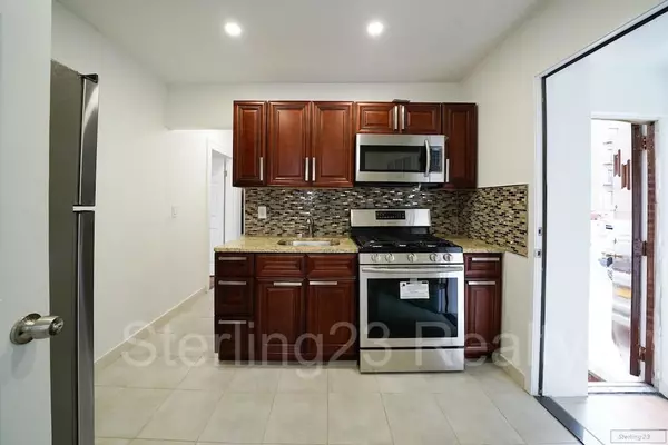 3 bedrooms apartment for rent in Astoria - Queens, New York