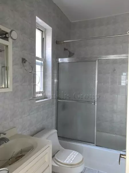 4 bedrooms apartment for rent in Astoria - Queens, New York