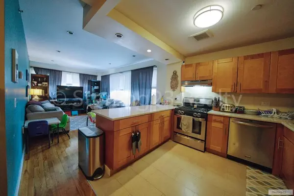 2 bedrooms apartment for rent in Astoria - Queens, New York