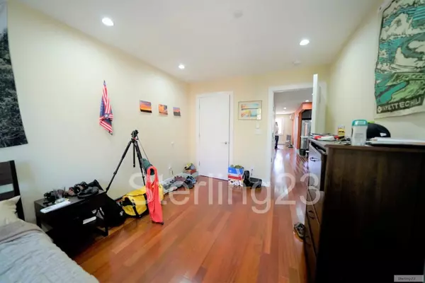 3 bedrooms apartment for rent in Astoria - Queens, New York