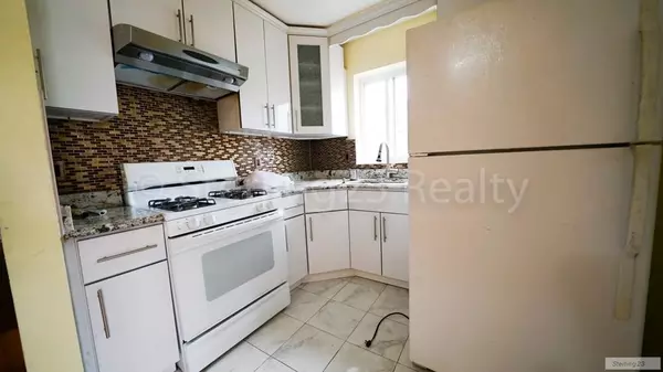 3 bedrooms apartment for rent in Astoria - Queens, New York