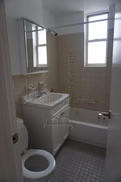 2 bedrooms apartment for rent in Astoria - Queens, New York