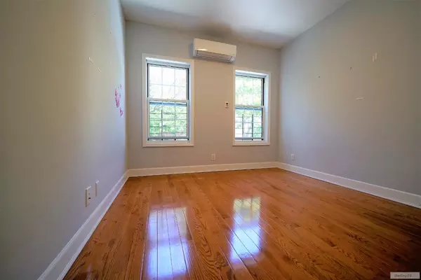 2 bedrooms apartment for rent in Astoria - Queens, New York