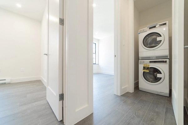 4 bedrooms apartment for rent in Kew Gardens - Queens, New York