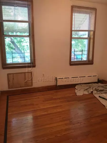 3 bedrooms apartment for rent in Astoria - Queens, New York