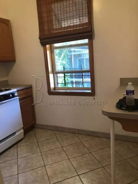 3 bedrooms apartment for rent in Astoria - Queens, New York