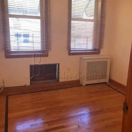 3 bedrooms apartment for rent in Astoria - Queens, New York