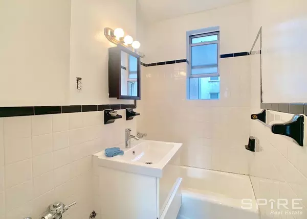 2 bedrooms apartment for rent in Astoria - Queens, New York