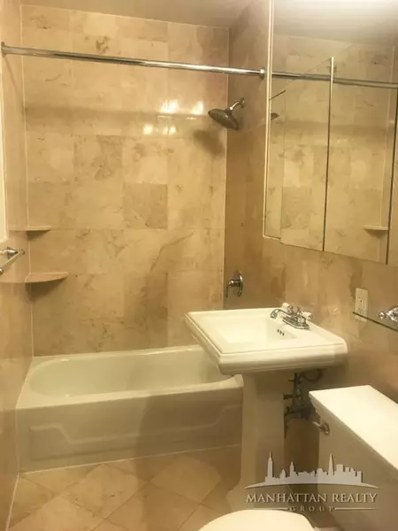 3 bedrooms apartment for rent in Midtown West - Manhattan, New York