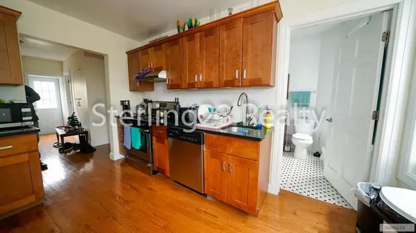 3 bedrooms apartment for rent in Astoria - Queens, New York