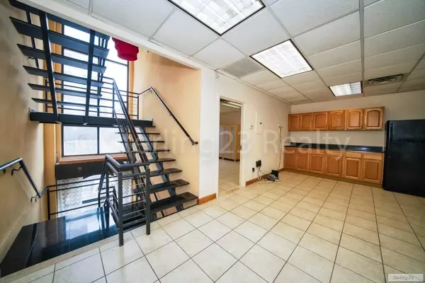 4 bedrooms apartment for rent in Astoria - Queens, New York