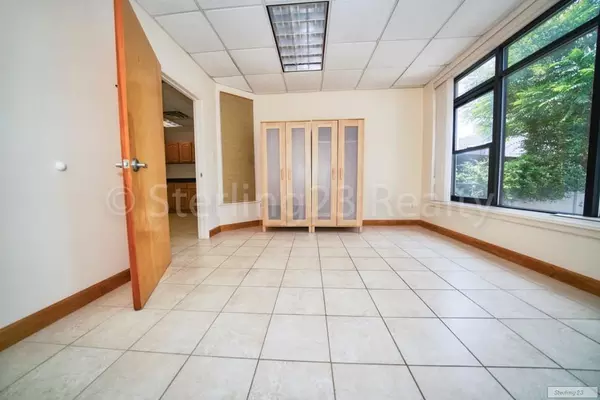 4 bedrooms apartment for rent in Astoria - Queens, New York