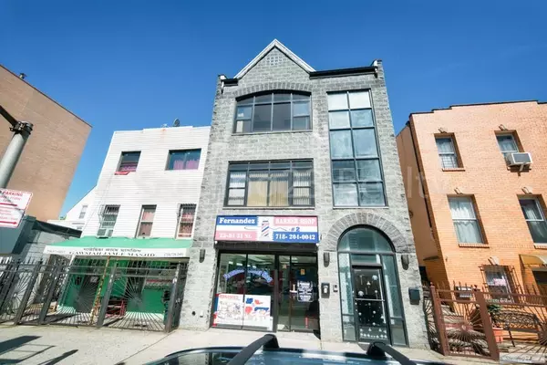 4 bedrooms apartment for rent in Astoria - Queens, New York