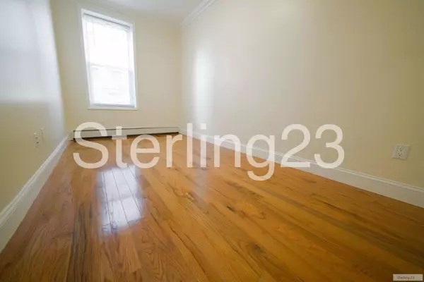 3 bedrooms apartment for rent in Astoria - Queens, New York