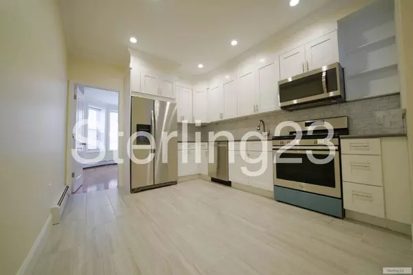 3 bedrooms apartment for rent in Astoria - Queens, New York
