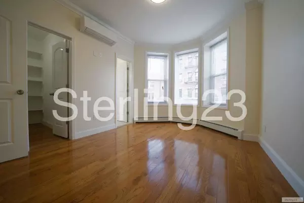 3 bedrooms apartment for rent in Astoria - Queens, New York