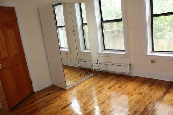 2 bedrooms apartment for rent in Astoria - Queens, New York