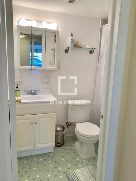 2 bedrooms apartment for rent in The Rockaways - Queens, New York