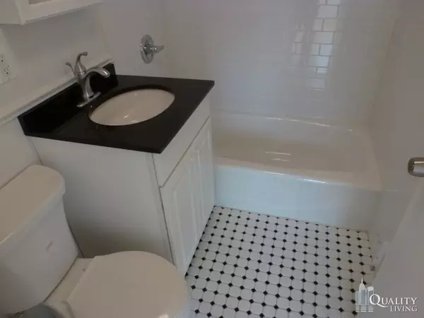 4 bedrooms apartment for rent in East Village - Manhattan, New York