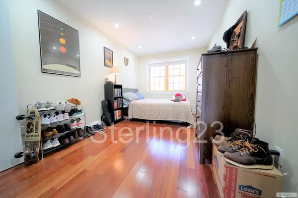 3 bedrooms apartment for rent in Astoria - Queens, New York