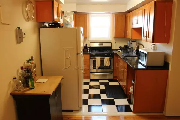 3 bedrooms apartment for rent in Astoria - Queens, New York
