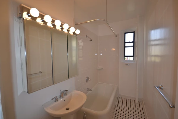 1 bedroom apartment for rent in Kew Gardens - Queens, New York