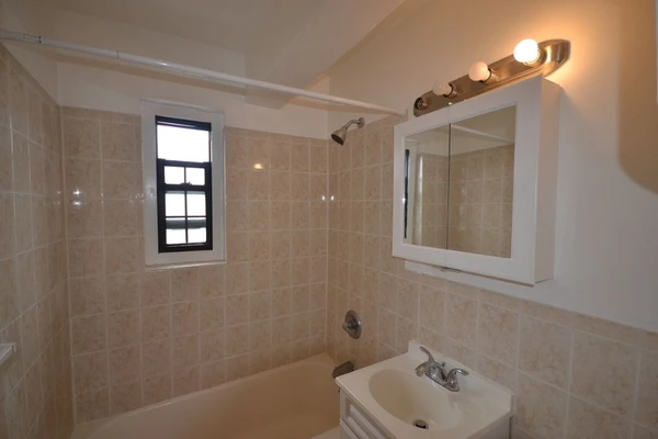 2 bedrooms apartment for rent in Kew Gardens - Queens, New York