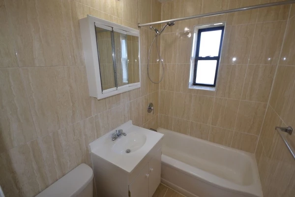 2 bedrooms apartment for rent in Kew Gardens - Queens, New York