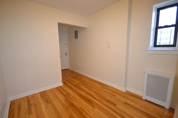 2 bedrooms apartment for rent in Kew Gardens - Queens, New York