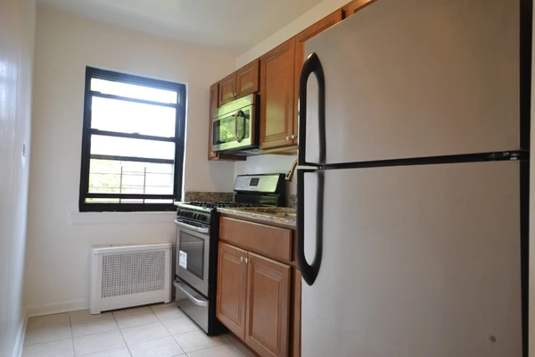 2 bedrooms apartment for rent in Kew Gardens - Queens, New York