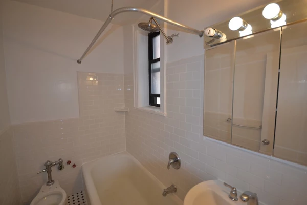 1 bedroom apartment for rent in Woodhaven - Queens, New York
