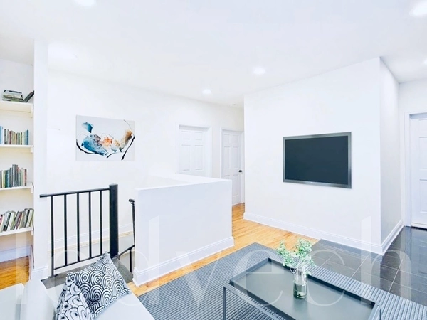 5 bedrooms apartment for rent in East Village - Manhattan, New York