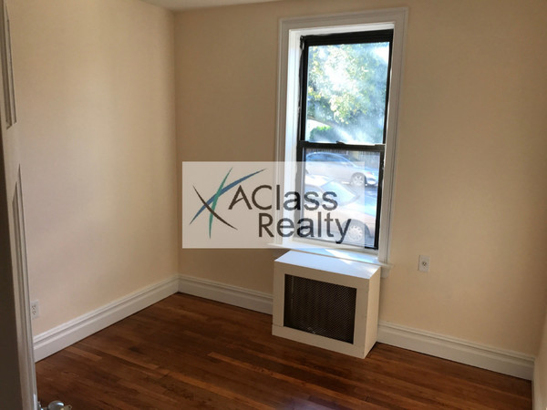 3 bedrooms apartment for rent in Astoria - Queens, New York