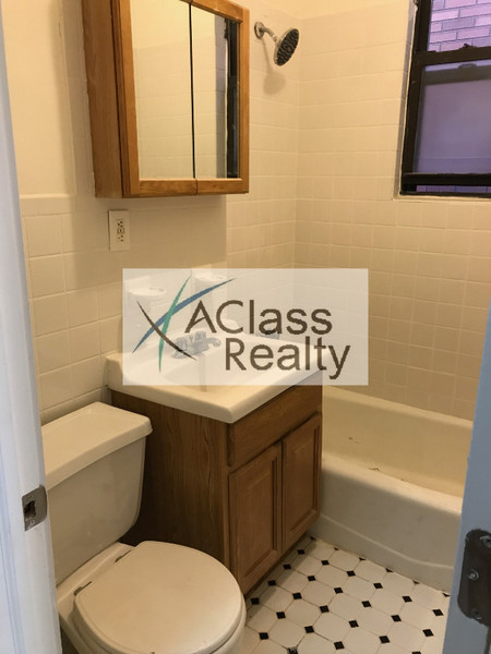 3 bedrooms apartment for rent in Astoria - Queens, New York