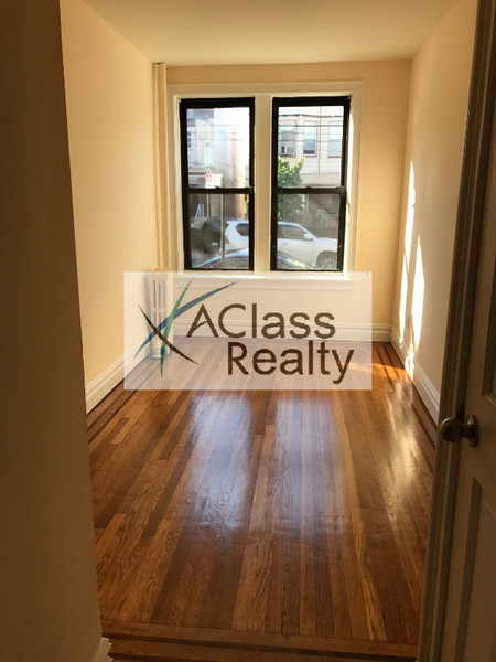 3 bedrooms apartment for rent in Astoria - Queens, New York