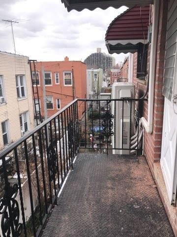 3 bedrooms apartment for rent in Astoria - Queens, New York