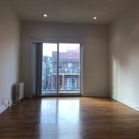 3 bedrooms apartment for rent in Astoria - Queens, New York
