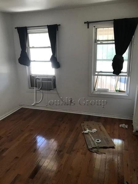 4 bedrooms apartment for rent in Astoria - Queens, New York