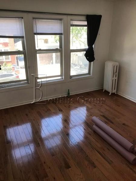 4 bedrooms apartment for rent in Astoria - Queens, New York