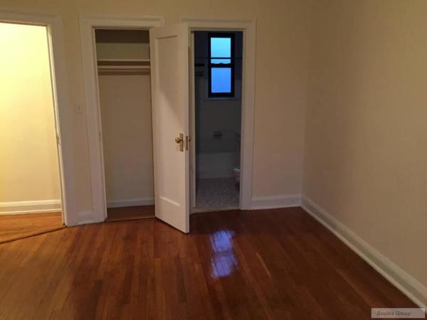 4 bedrooms apartment for rent in Astoria - Queens, New York