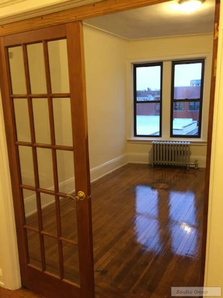4 bedrooms apartment for rent in Astoria - Queens, New York