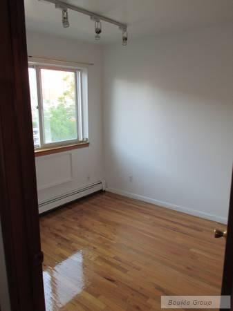 3 bedrooms apartment for rent in Astoria - Queens, New York