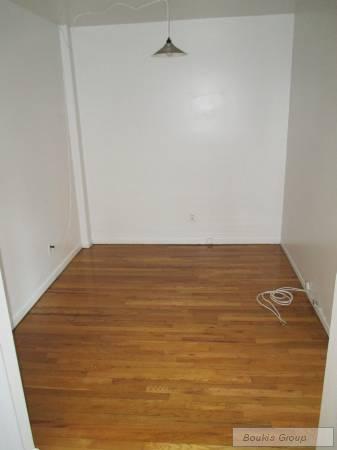 3 bedrooms apartment for rent in Astoria - Queens, New York
