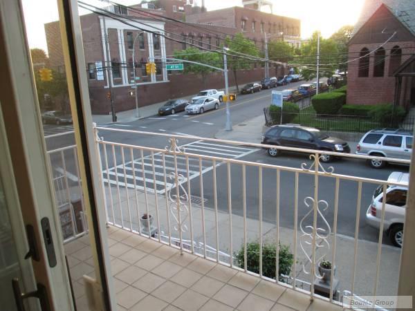 3 bedrooms apartment for rent in Astoria - Queens, New York