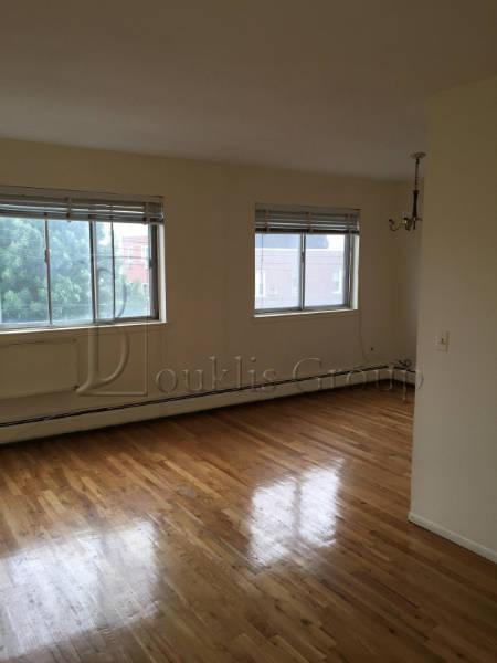 3 bedrooms apartment for rent in Astoria - Queens, New York
