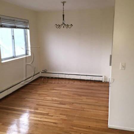 3 bedrooms apartment for rent in Astoria - Queens, New York