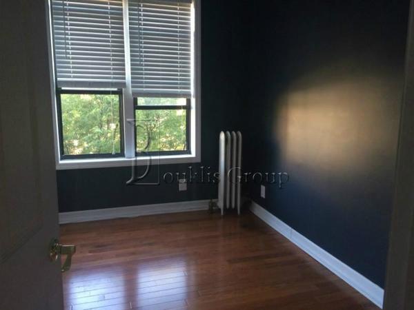 3 bedrooms apartment for rent in Astoria - Queens, New York