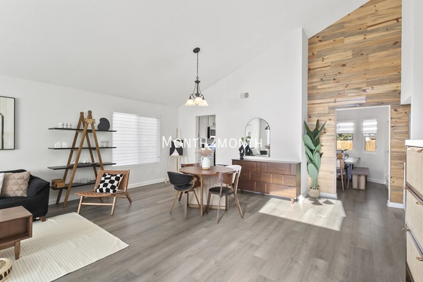 4 bedrooms apartment for rent in Mira Messa - North SD, San Diego