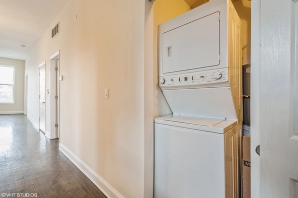 3 bedrooms apartment for rent in Hermosa - Northwest Side, Chicago