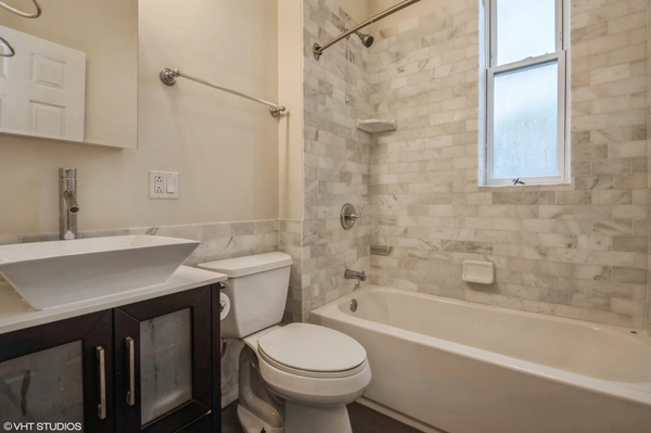 3 bedrooms apartment for rent in Hermosa - Northwest Side, Chicago